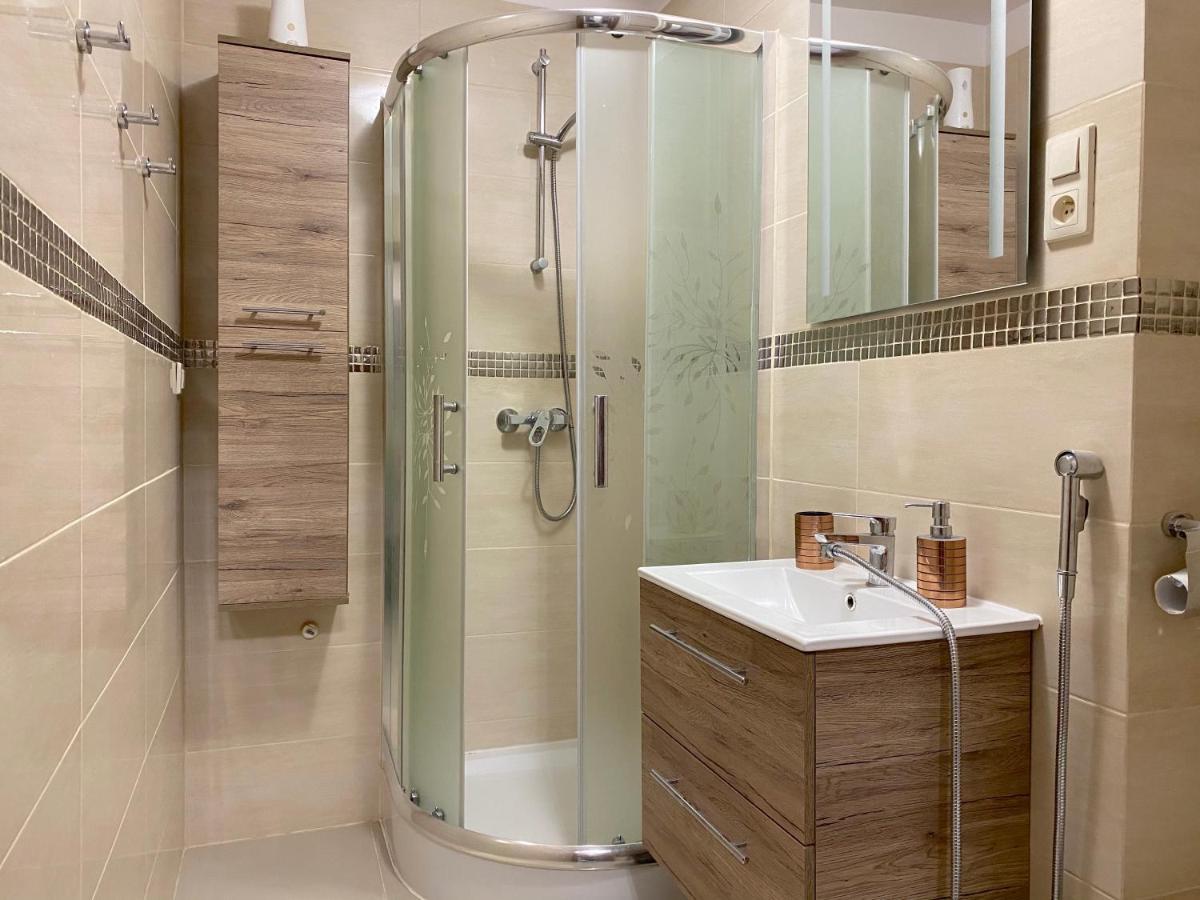 Swish Apartment -10 Min To Old Town Gdansk,Pkp & Shopping Mall Exteriör bild